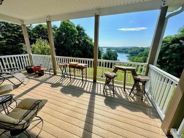 Moneta, VA 24121,3654 Bluewater DR