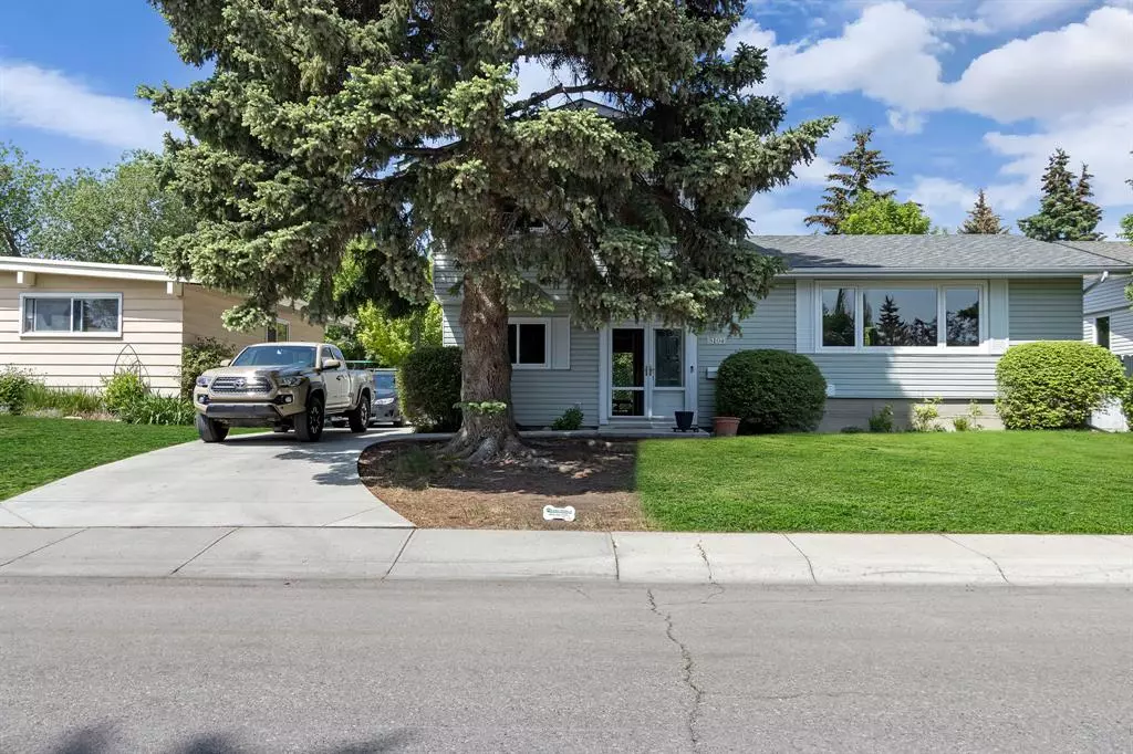 Calgary, AB T3A 0T6,5104 Vallance CRES NW