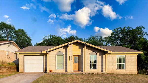 118 Capricorn Drive, Cedar Hill, TX 75104