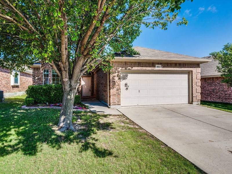 5821 Sea Bass Drive, Fort Worth, TX 76179