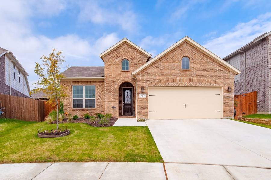 6101 Hickory Hills Lane, Fort Worth, TX 76179