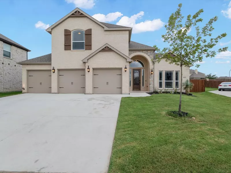 5232 Lake Konawa Drive, Fort Worth, TX 76179