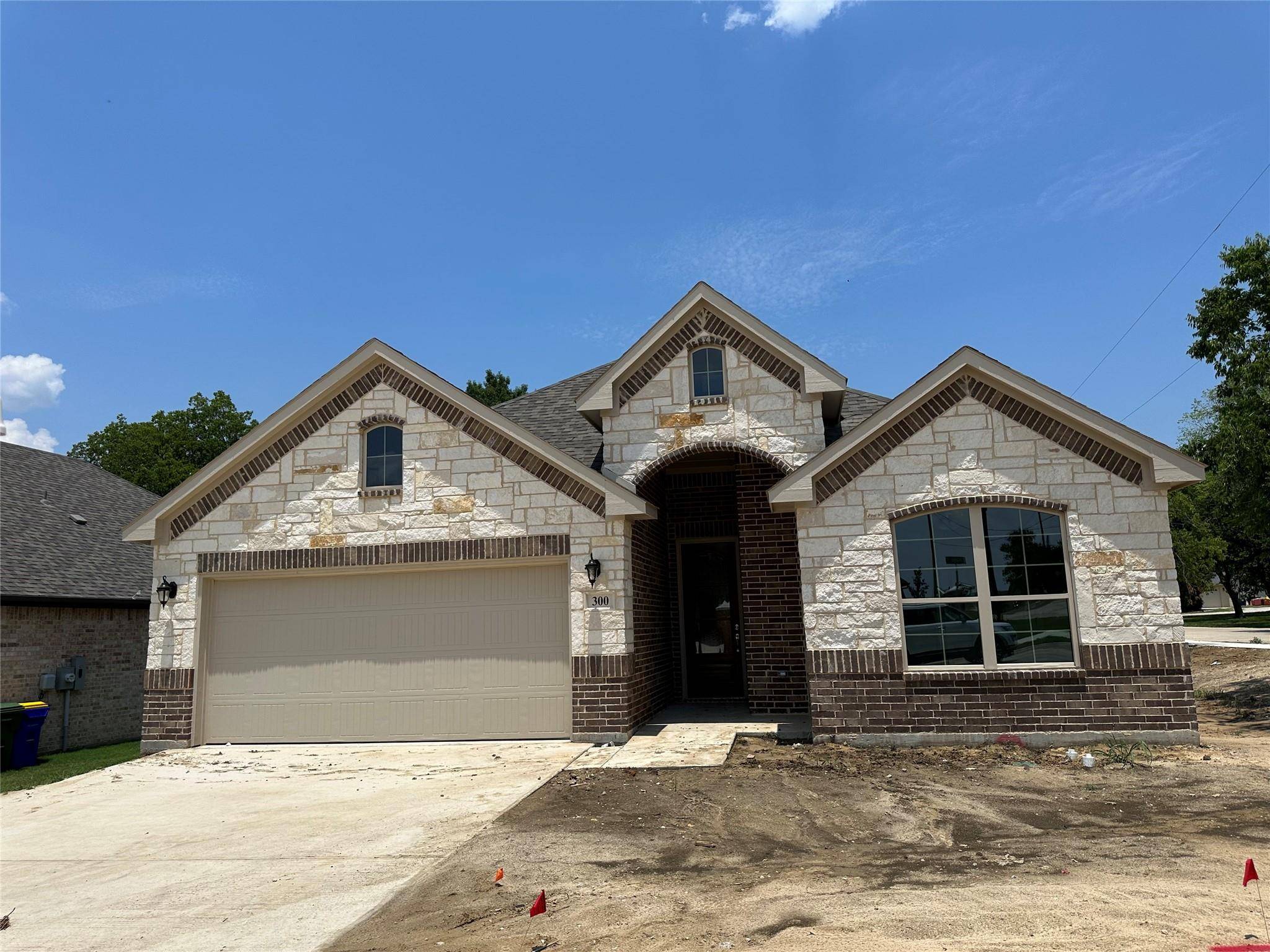 300 Osage Court,  Krum,  TX 76249