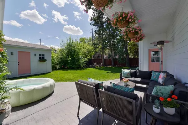 Calgary, AB T3B 2C2,6127 Bow CRES NW