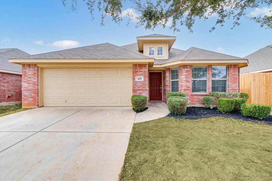 909 Loftin Street, Crowley, TX 76036