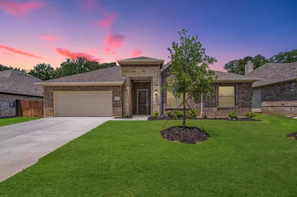 201 Gardenia Drive, Azle, TX 76020