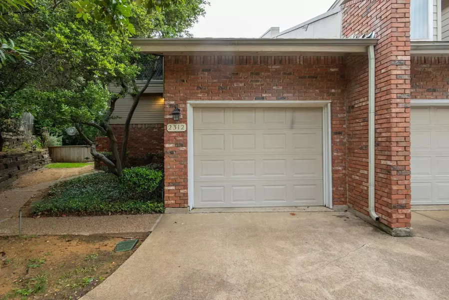 2312 Perkins Road, Arlington, TX 76016