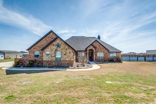 135 Remington Park Drive, Springtown, TX 76082