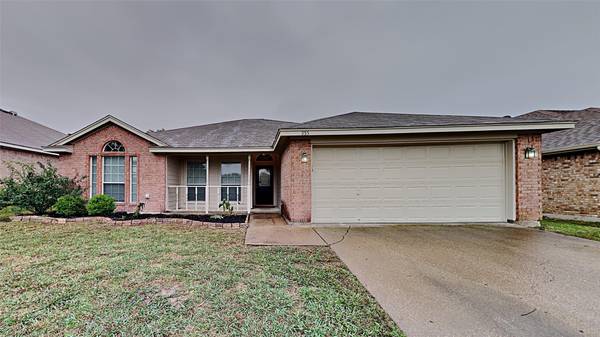 935 Joshua Drive, Burleson, TX 76028