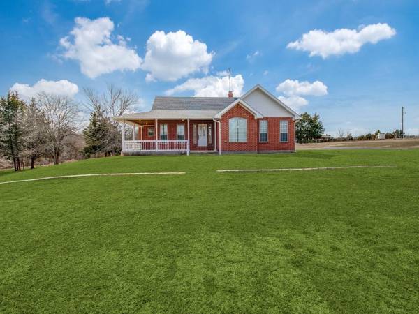 946 Burke Road, Gunter, TX 75058