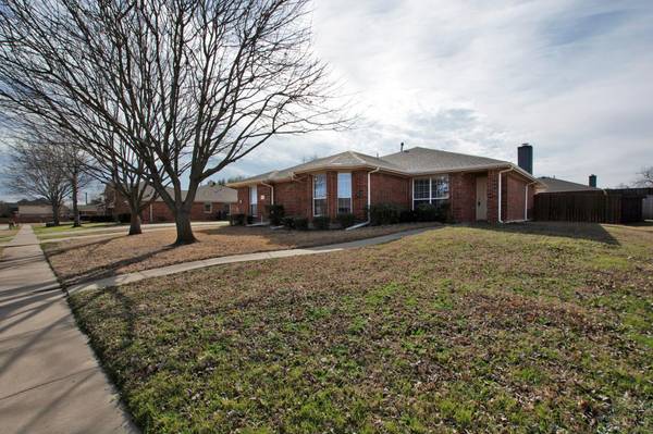 1013 Chesterfield Drive, Murphy, TX 75094