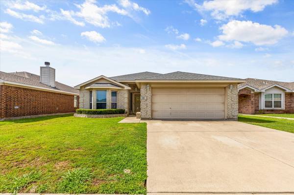 748 Buffalo Springs Drive, Fort Worth, TX 76140