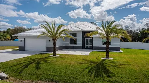 555 Fort Thompson AVE, Labelle, FL 33935