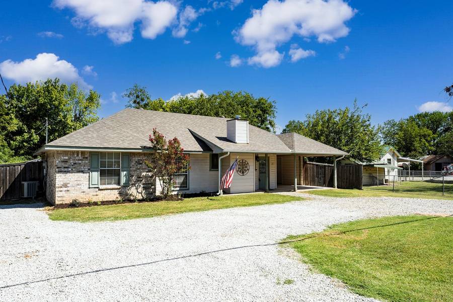 651 N Dallas Street, Van Alstyne, TX 75495