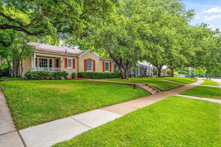 3520 Dorothy Lane N, Fort Worth, TX 76107