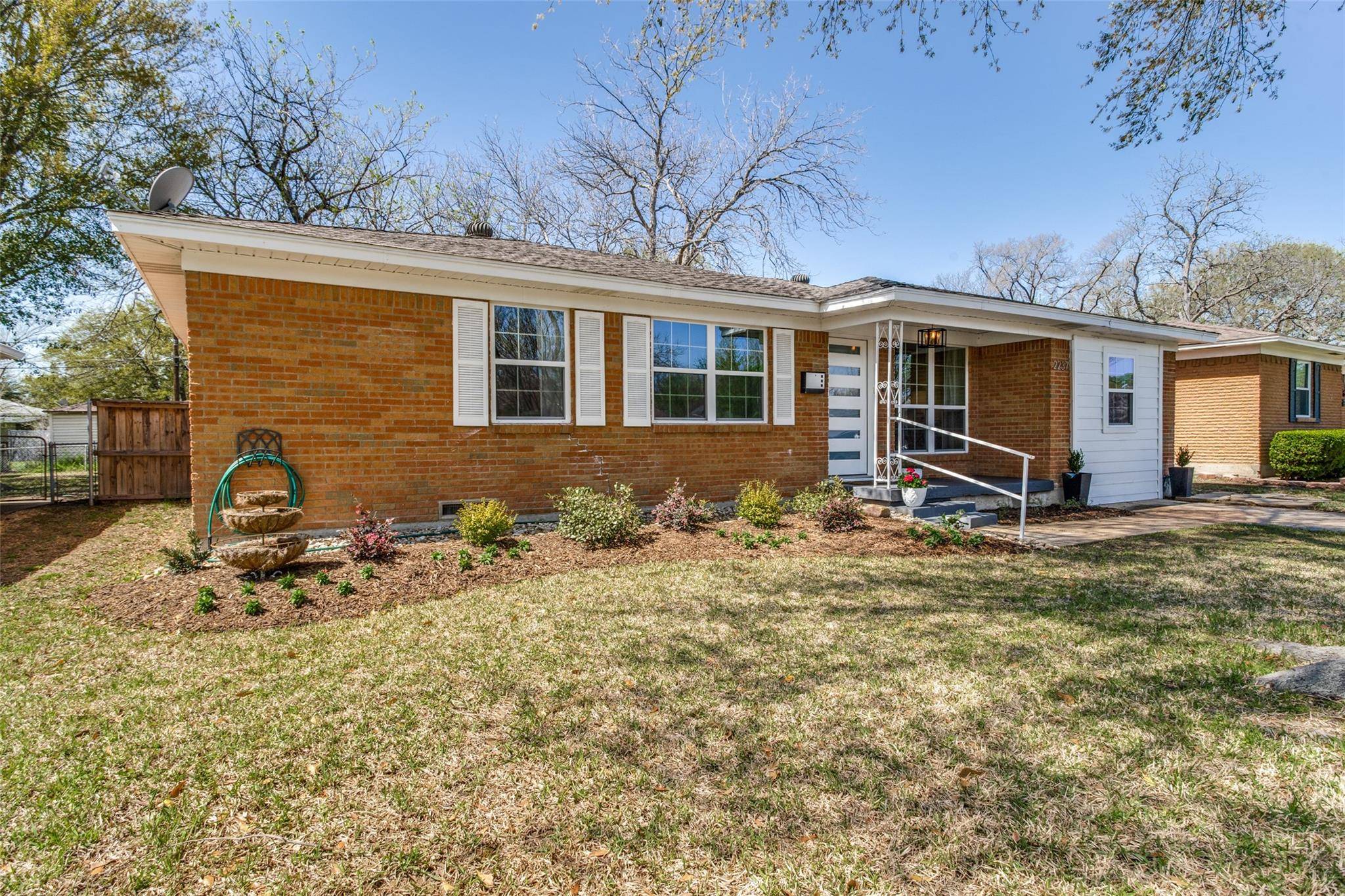 2237 Toulon Lane, Dallas, TX 75227