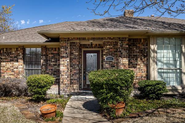 1821 Royal Crest Drive, Garland, TX 75043