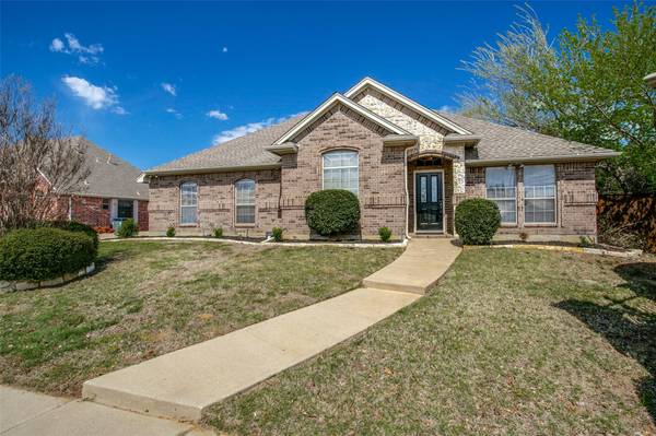 9215 Edgemont Drive, North Richland Hills, TX 76182