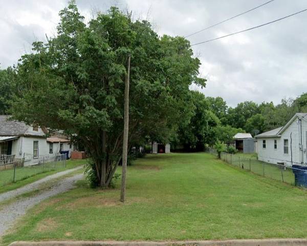 1046 W Collins Street, Denison, TX 75020