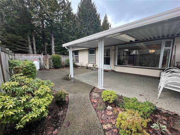 Qualicum Beach, BC V9K 1N7,885 Berwick Rd S #39