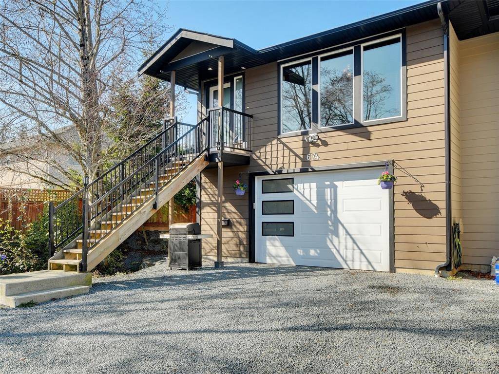 Langford, BC V9B 6H3,674 Goldie Ave