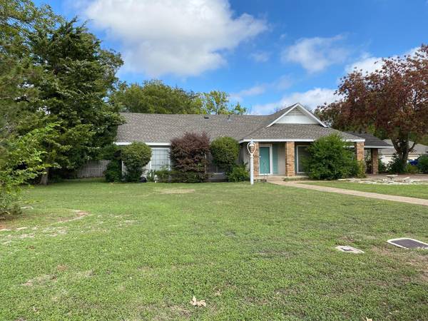 5701 Briarcliff Road, Haltom City, TX 76117