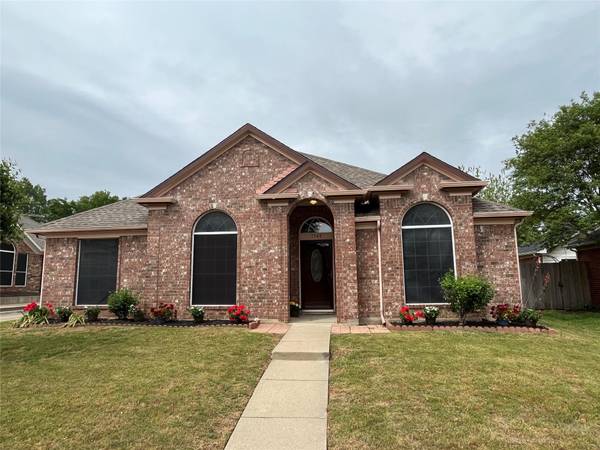 1349 Utica Lane, Lewisville, TX 75077