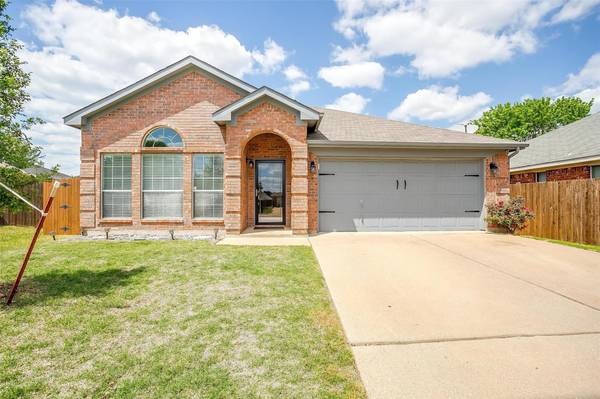 5008 Diamond Springs Court, Fort Worth, TX 76123