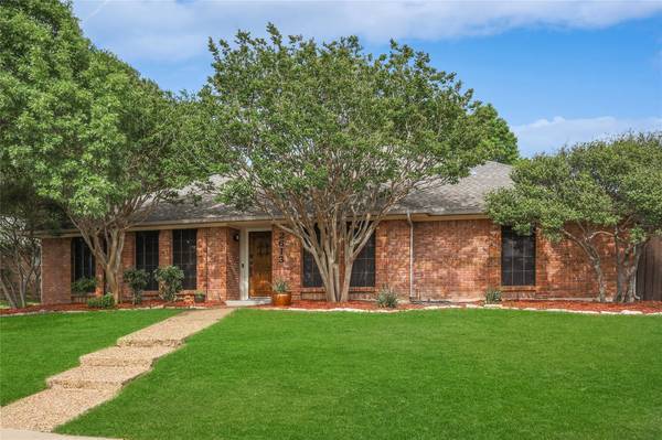 2613 Timberleaf Circle, Carrollton, TX 75006