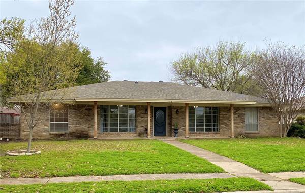 2413 Flagstone Drive, Plano, TX 75075