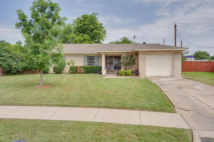 1230 Ridgeway Drive, Richardson, TX 75080