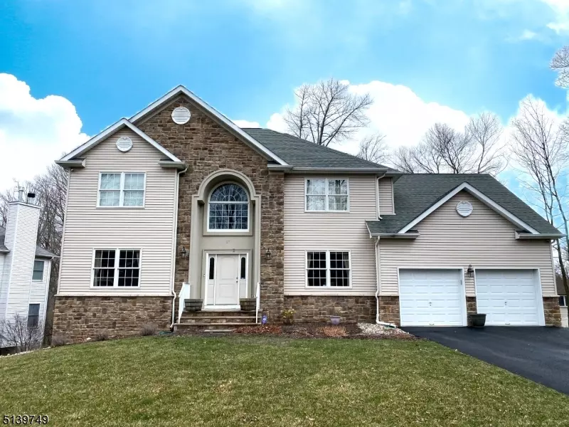 17 Elwell Ave, Mount Olive Twp., NJ 07828