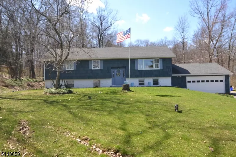 435 Buckhorn Dr, White Twp., NJ 07823