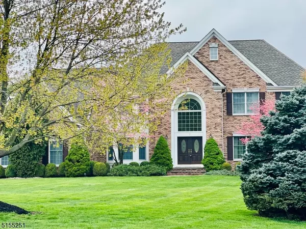2 Foxglove Dr, Warren Twp., NJ 07059