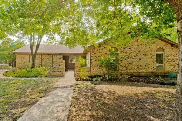 3824 Van Deman Drive, Benbrook, TX 76116