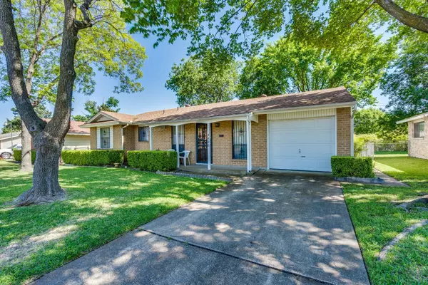 Dallas, TX 75211,4646 Bridle Wood Drive