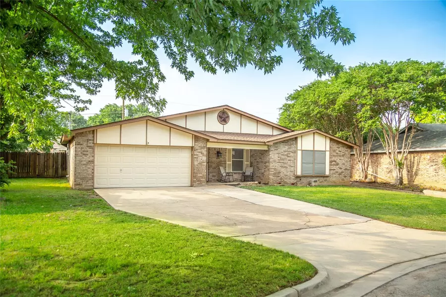 7117 Sweetbriar Court, North Richland Hills, TX 76182