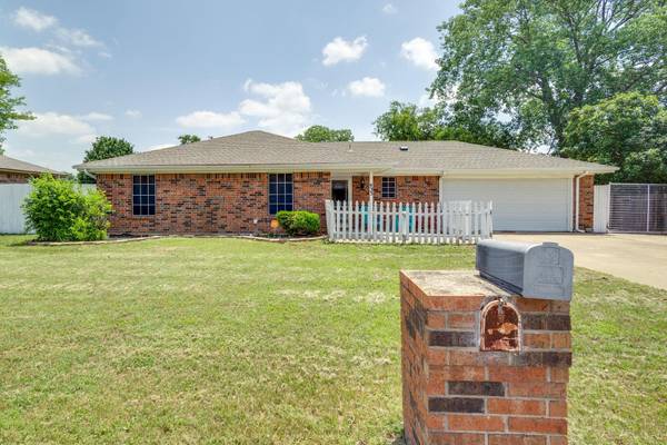 433 Post Oak Lane, Burleson, TX 76028