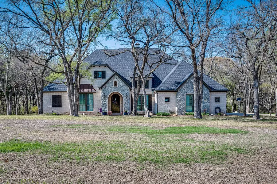 305 Mangrum Drive, Waxahachie, TX 75167