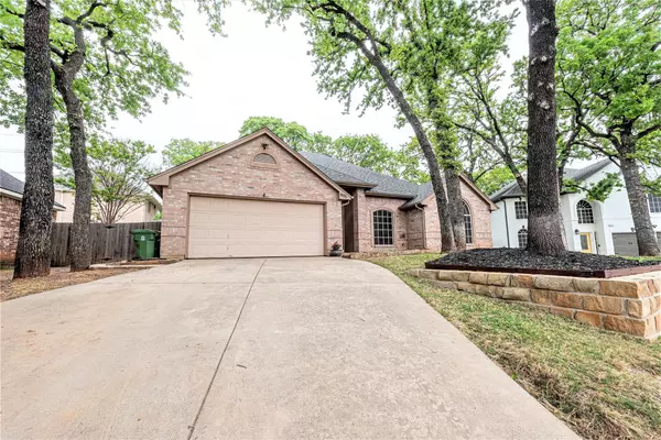 Hurst, TX 76053,905 Forest Hollow Drive