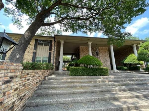 7929 Royal Lane #111, Dallas, TX 75230