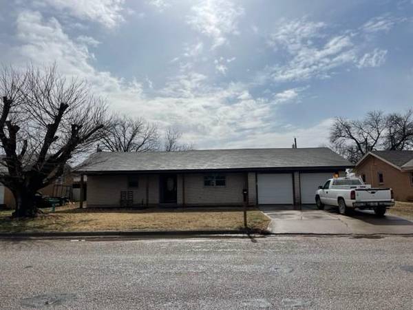 1033 NW 3rd Street, Hamlin, TX 79520