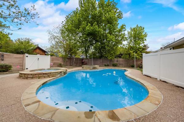 614 W 4th Street, Justin, TX 76247