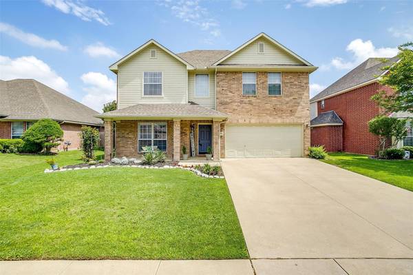 807 Huebner Way, Burleson, TX 76028