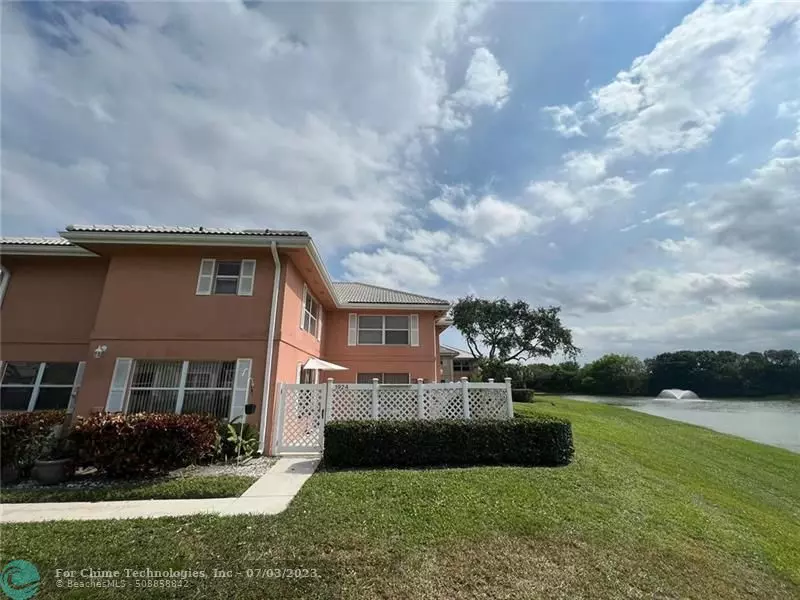 West Palm Beach, FL 33409,1924 Stratford Way  #39D