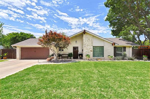 2732 Bay Meadows Circle, Farmers Branch, TX 75234