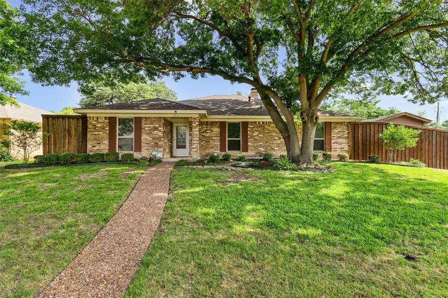 1711 Vassar Drive, Richardson, TX 75081