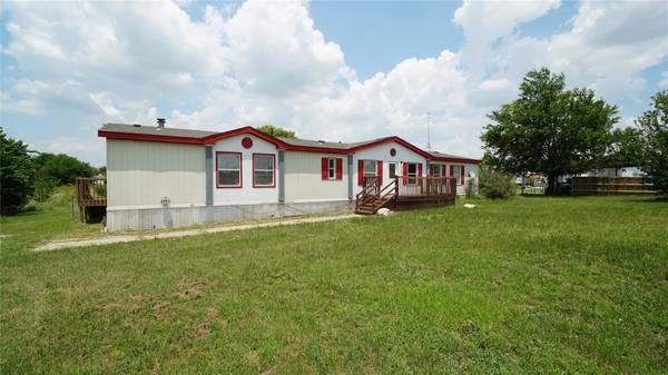 5704 Kentucky Street, Joshua, TX 76058