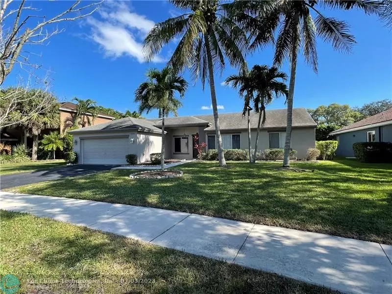 5460 NW 40th Ter, Coconut Creek, FL 33073