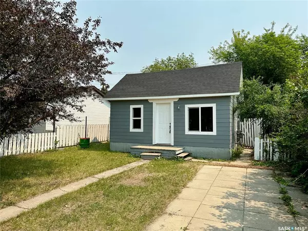 938 J AVENUE N, Saskatoon, SK S7L 2L2